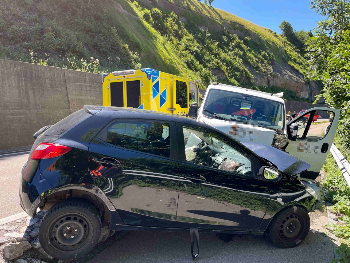 L&uuml;tisburg Station